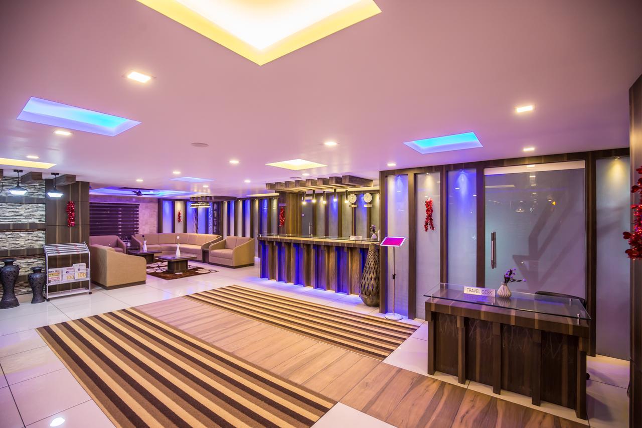 South Gate Residency Hotel Kochi Exterior foto